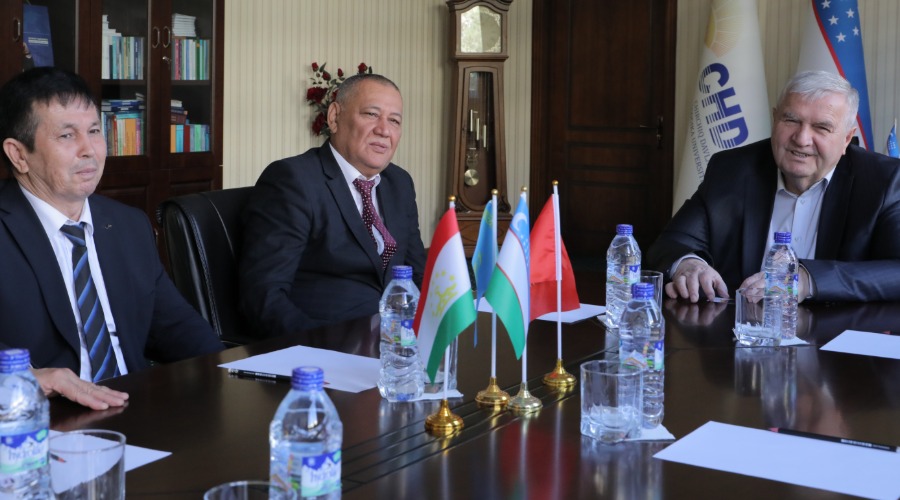 Rektor xalqaro konferensiya ishtirokchilarini qabul qildi