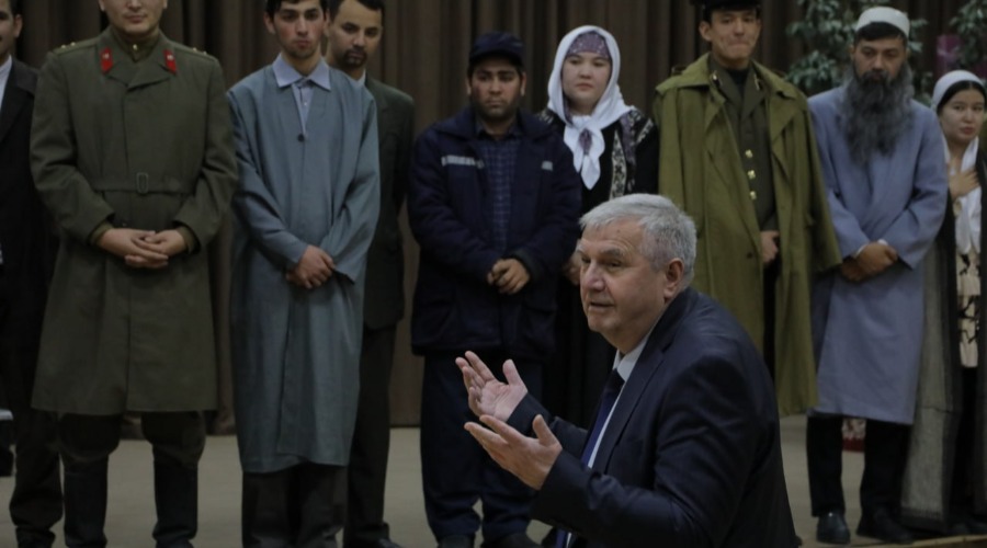 "Jinlar bazmi" repertuarga kirdi