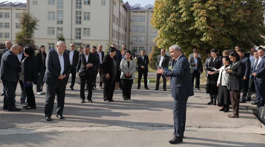 Kasbga yo‘naltirilgan ta’lim muhitida kelajak o‘qituvchilarini tayyorlash tajribasi va istiqbollari muhokama qilindi