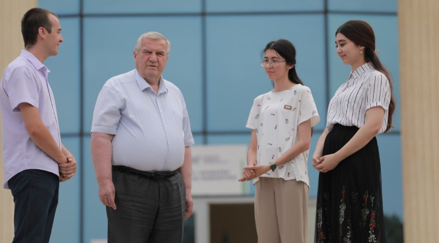 Yetuk olim va rahbar