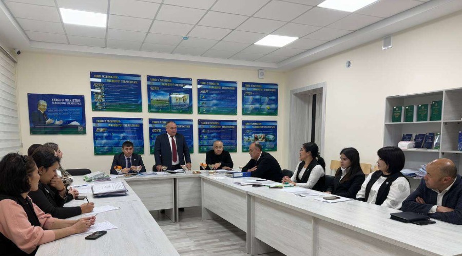 Gumanitar fanlar fakultetida Yoshlar masalalari va ma'naviy-ma'rifiy ishlar bo'yicha dekan o'rinbosari va yo‘nalish tyutorlarining hisobot topshirish jarayonlari bo‘lib o‘tdi.