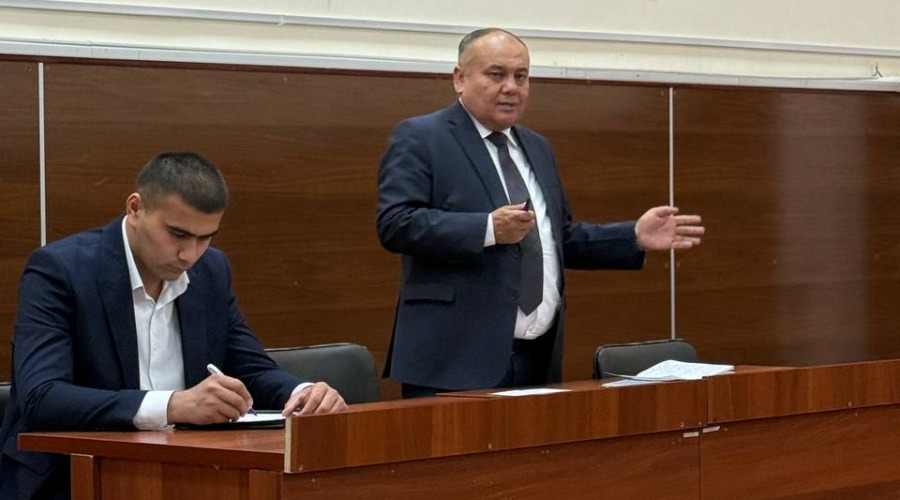 Yoshlar masalalari va ma’naviy-ma’rifiy ishlar bo‘yicha 1-prorektor S.B. Qorayev hamda  bo‘limi boshlig‘i J.M. Yursinboyev tomonidan barcha fakultet dekan o‘rinbosarlari va tyutorlar ishtirokida yig‘ilish bo‘lib o‘tdi.