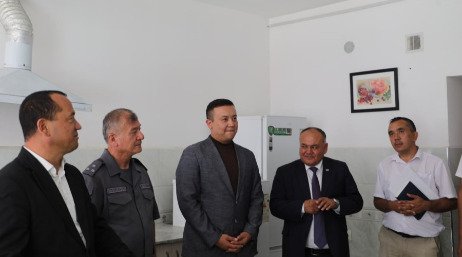 Ishchi guruh a'zolari talabalarga yaratilgan sharoitlar va talabalar turar joyining o'quv yiliga tayyorgarlik holatini o'rgandi.