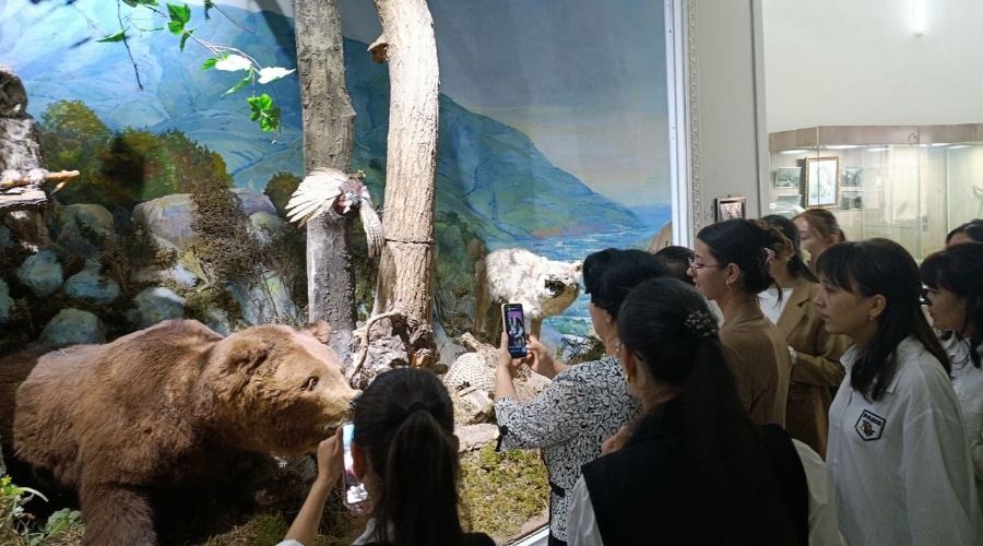 Chirchiq davlat pedagogika universiteti talabalari Chirchiq shahar muzeyiga tashrif buyurdi.