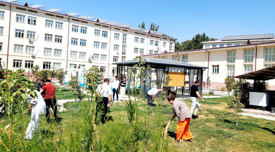 CHDPUda “Obod va fayzli mahalla – yurt ko‘rki” shiori ostida umumxalq xayriya hashari o‘tkazilmoqda