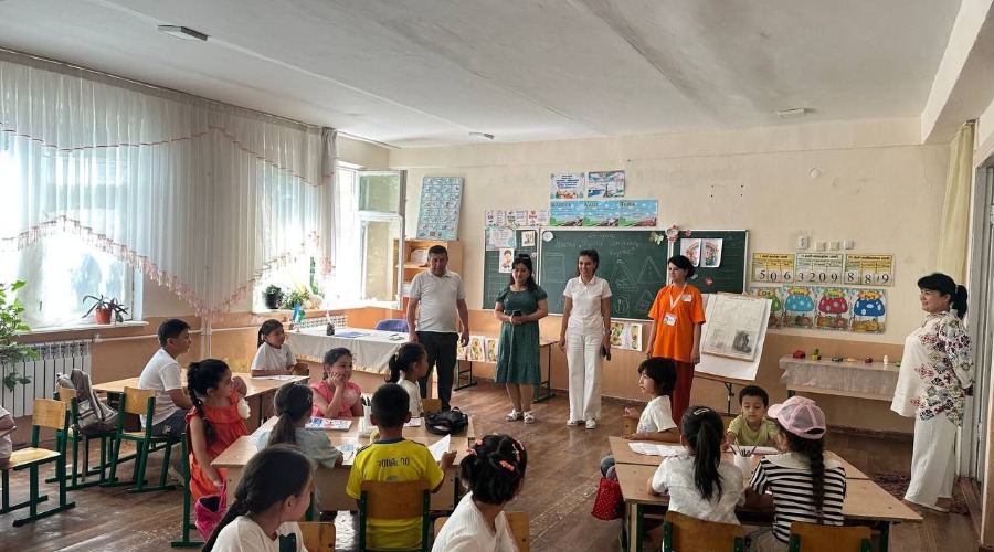 Maktab o‘quvchilari bilan turli interaktiv mashg‘ulotlar, fan to‘garaklari, sog‘lomlashtirish o‘yinlari va ijodiy ko‘rgazmalar tashkil etildi.