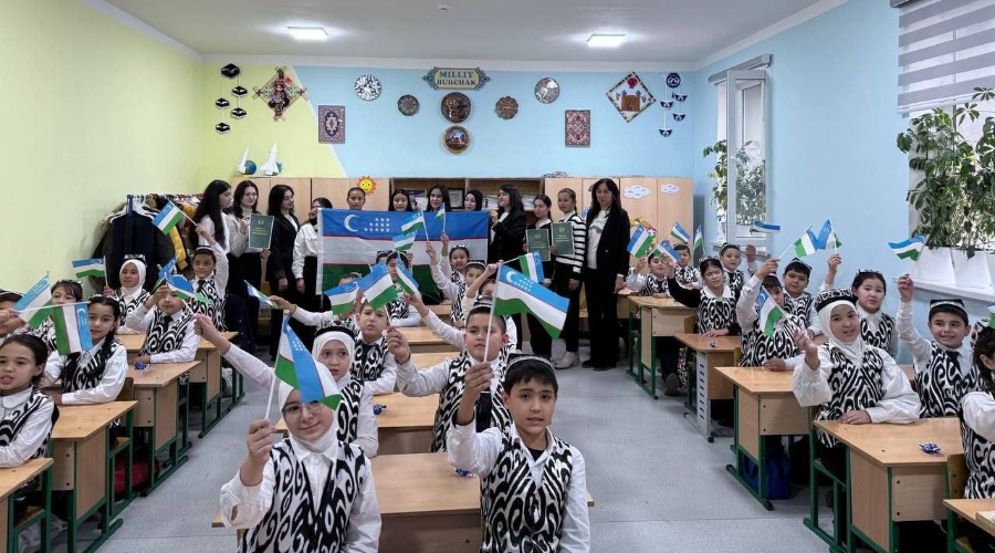 Chirchiq shahar 2-umumiy o‘rta ta’lim maktabi hamkorligida “Konstitutsiya – yorug‘ kelajakka yo‘l” mavzusida targ‘ibot tadbiri o‘tkazildi