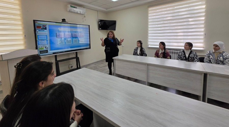 “Talaba qizlarni zo‘ravonlikdan asrash hamda suitsidning oldini olish” mavzusida psixologik-pedagogik suhbat o‘tkazildi.