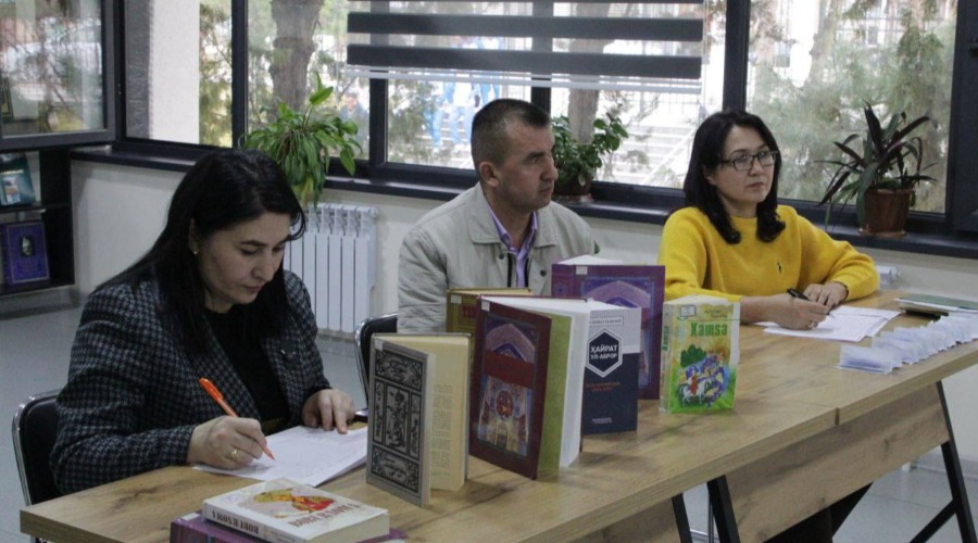 Alisher Navoiy tavalludining 585 yilligi hamda Zahiriddin Muhammad Bobur tavalludining 543 yilligi munosabati bilan Jismoniy madaniyat fakultetida kitobxonlik tadbiri