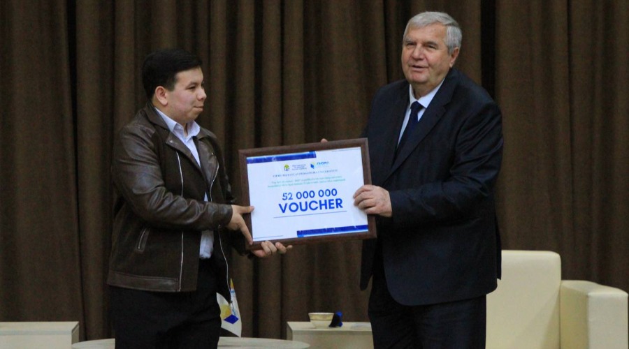 Rektor va yoshlar uchrashuvi