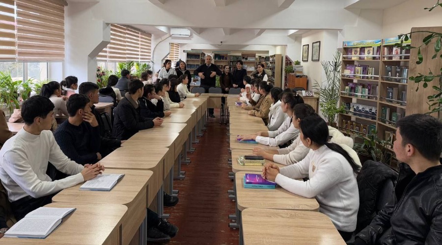 Chirchiq davlat pedagogika universitetida "Jadidchilik harakati namoyondalari va ularning faoliyatlari" mavzusida debat bo'lib o'tdi.