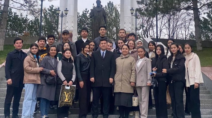 Adiblar xiyoboni – ma’naviyat maskani!