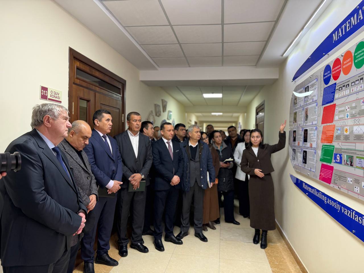 Universitet faollari aniq fanlar ta’limidagi o‘zgarishlar taqdimoti bilan tanishdi Gallery Image