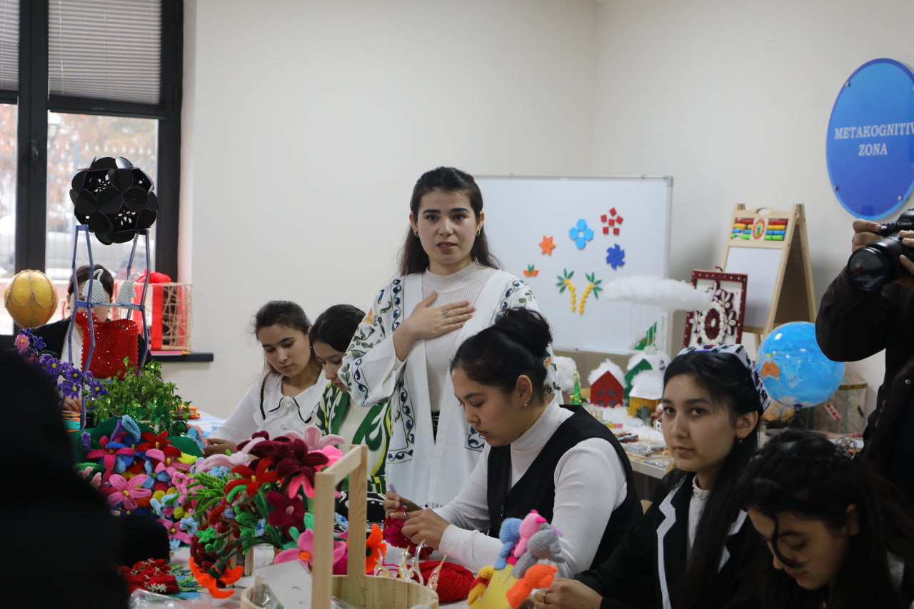 Vazir CHDPU talabalari bilan uchrashdi Gallery Image