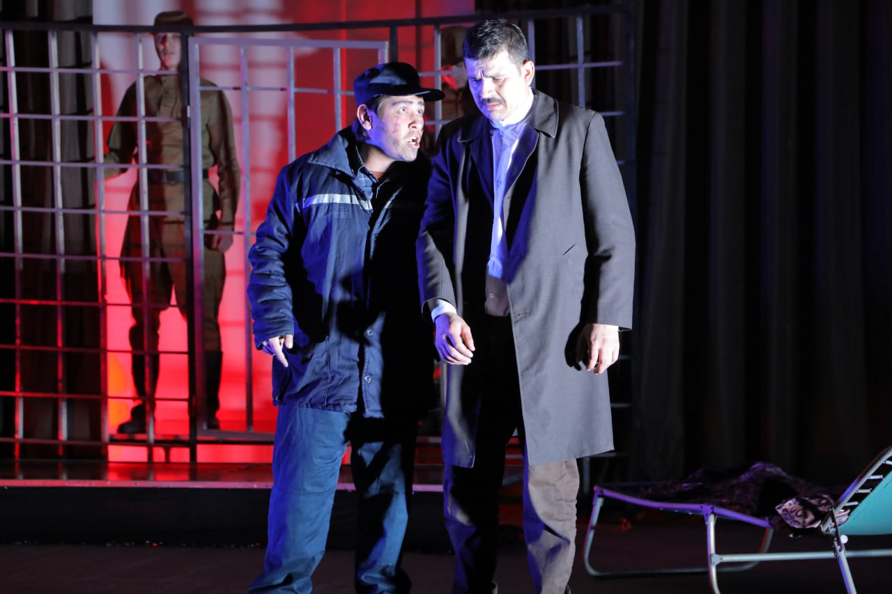 "Jinlar bazmi" repertuarga kirdi Gallery Image