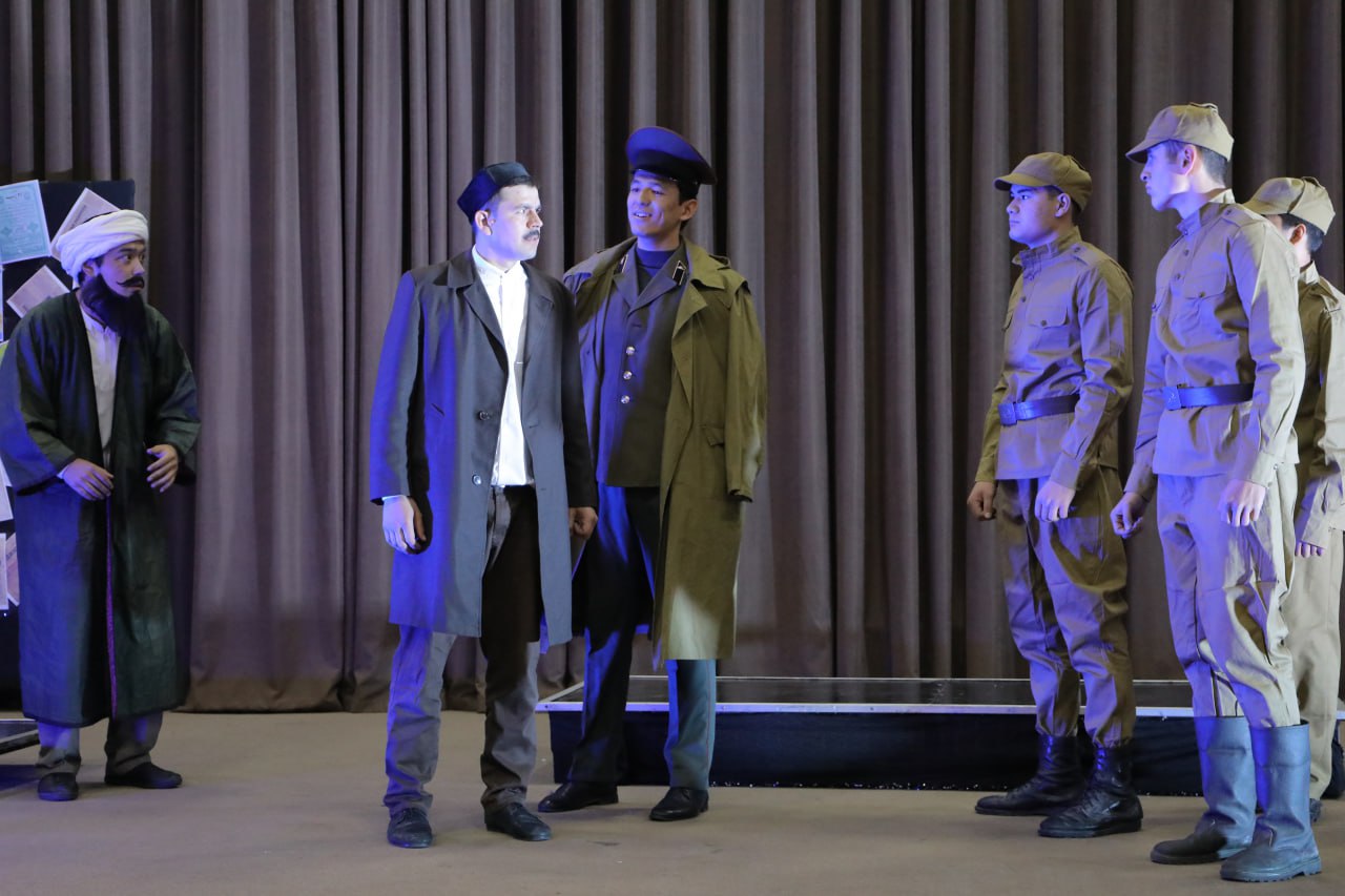 "Jinlar bazmi" repertuarga kirdi Gallery Image