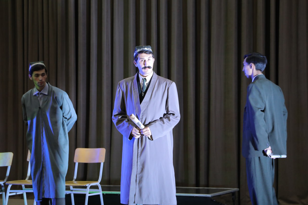 "Jinlar bazmi" repertuarga kirdi Gallery Image