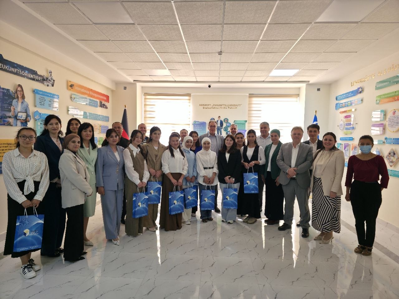 🎓 ChDPUda xalqaro yozgi maktabning birinchi kuni muvaffaqiyatli o‘tdi Gallery Image