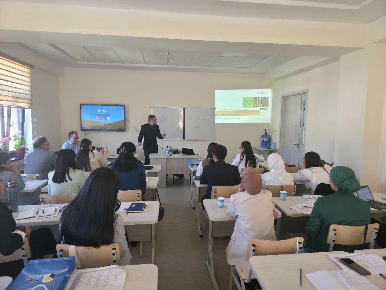 🎓 ChDPUda xalqaro yozgi maktabning birinchi kuni muvaffaqiyatli o‘tdi Gallery Image