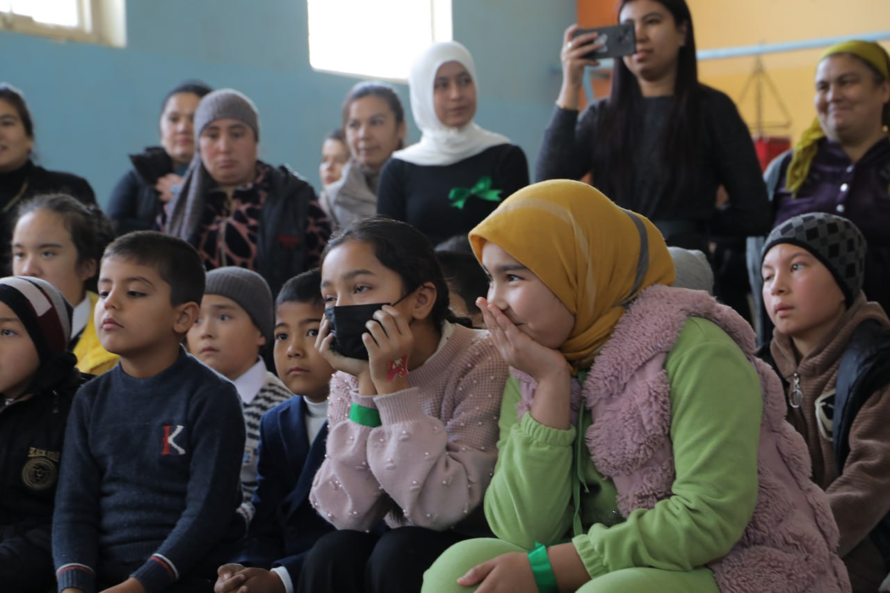 “Ochiq osmon ostidagi maktab” — mehr, metodika va innovatsiya uyg‘unligi Gallery Image