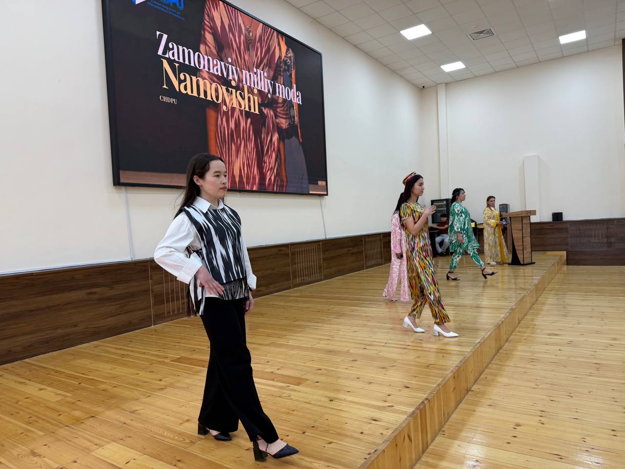 Milliy matolarning zamonaviy dizayn echimlari bilan uyg‘unligi Gallery Image