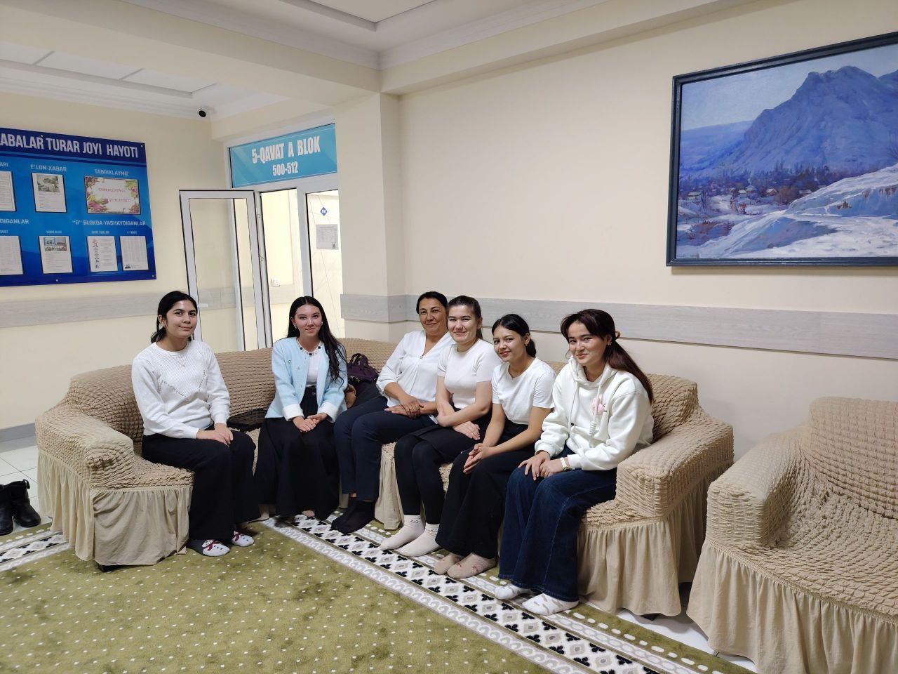 Talabalar turar joyiga tashrif Gallery Image