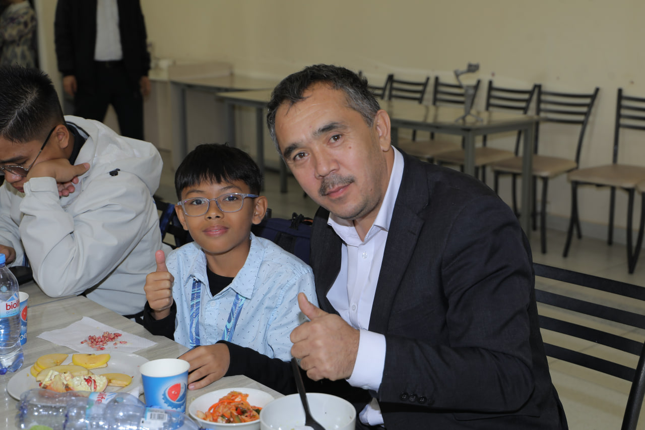 Bilim orqali do‘stlik. Malaziyalik o‘quvchilarning CHDPUga tashrifi Gallery Image