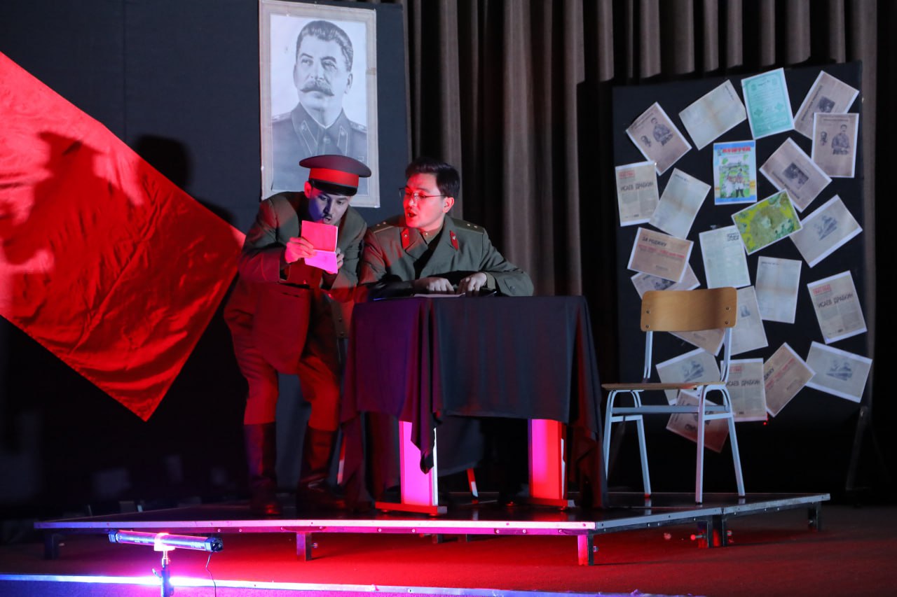 "Jinlar bazmi" repertuarga kirdi Gallery Image