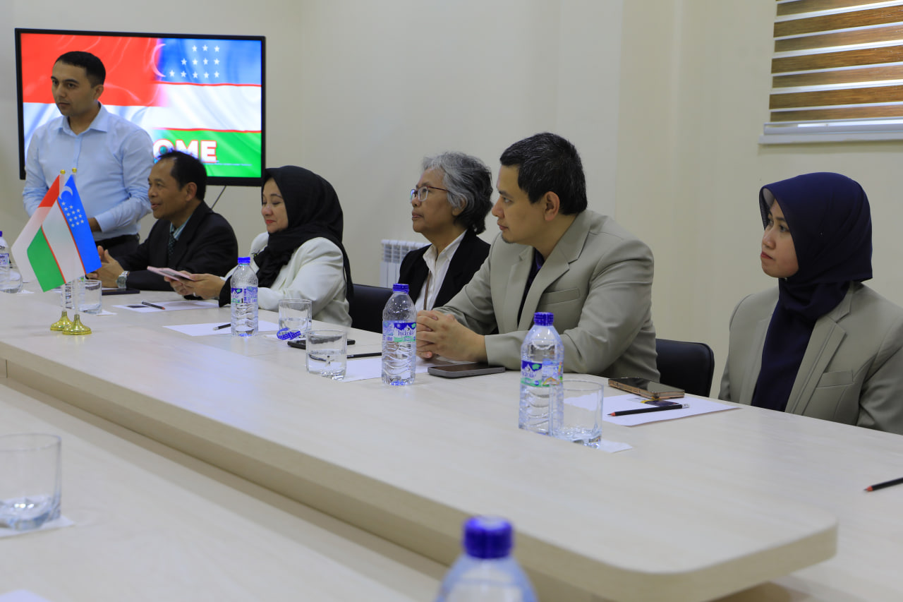 UNIKOM universiteti rektori boshchiligidagi delegatsiya bilan muzokaralar o‘tkazildi Gallery Image