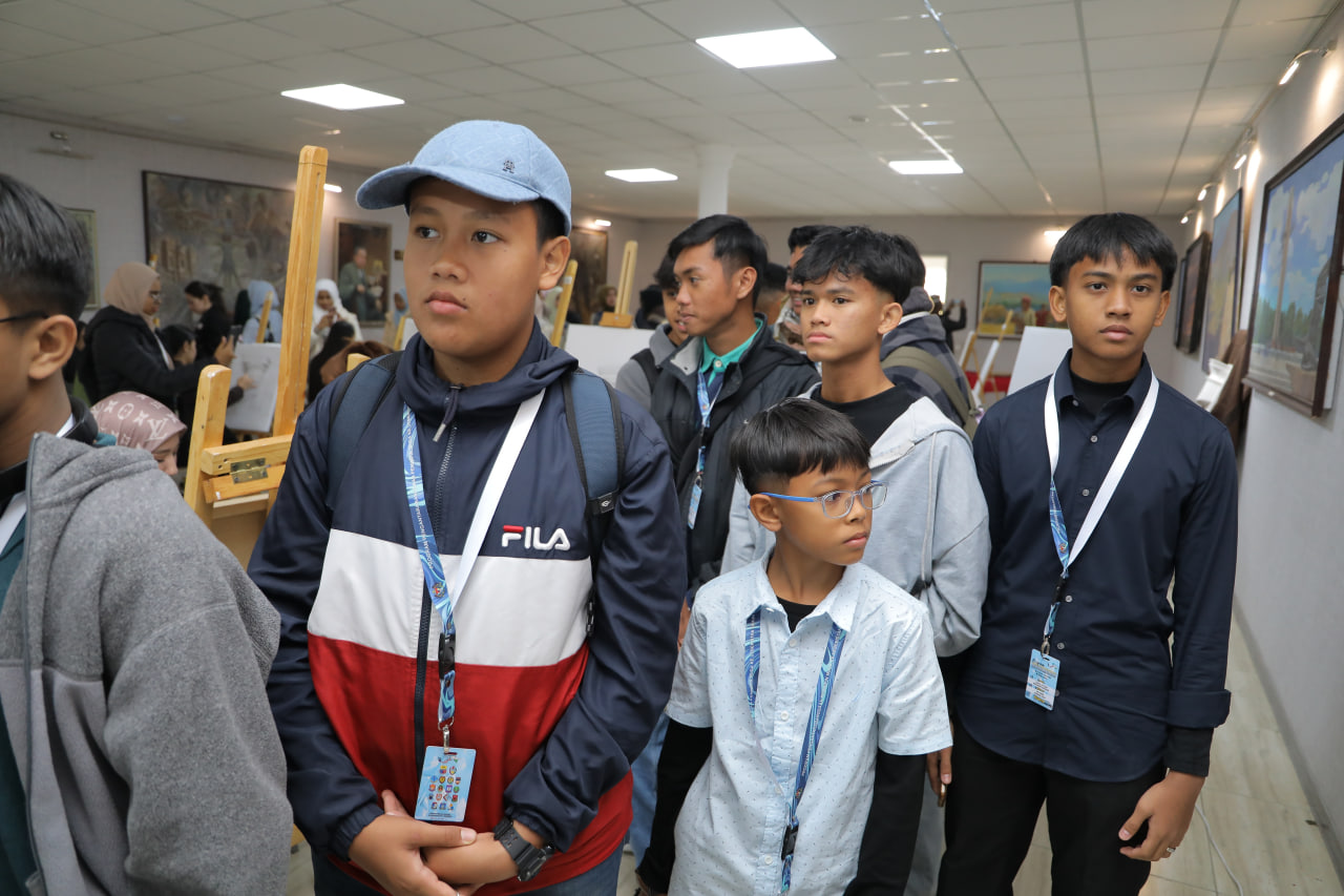 Bilim orqali do‘stlik. Malaziyalik o‘quvchilarning CHDPUga tashrifi Gallery Image