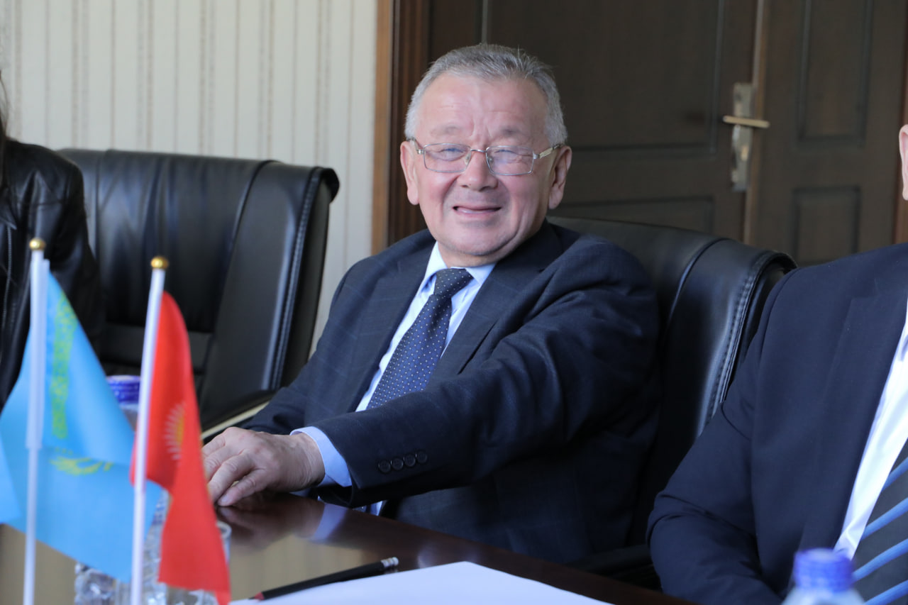 Rektor xalqaro konferensiya ishtirokchilarini qabul qildi Gallery Image