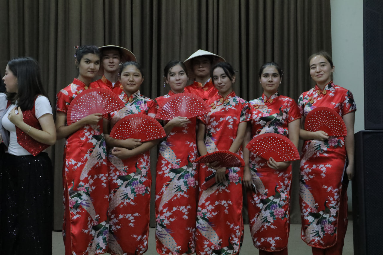 ChDPU Xalqaro Turizm kuni keng nishonlandi. Fotojamlanma Gallery Image