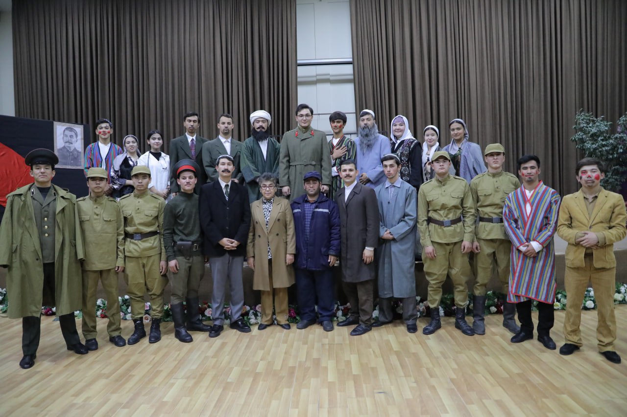 "Jinlar bazmi" repertuarga kirdi Gallery Image