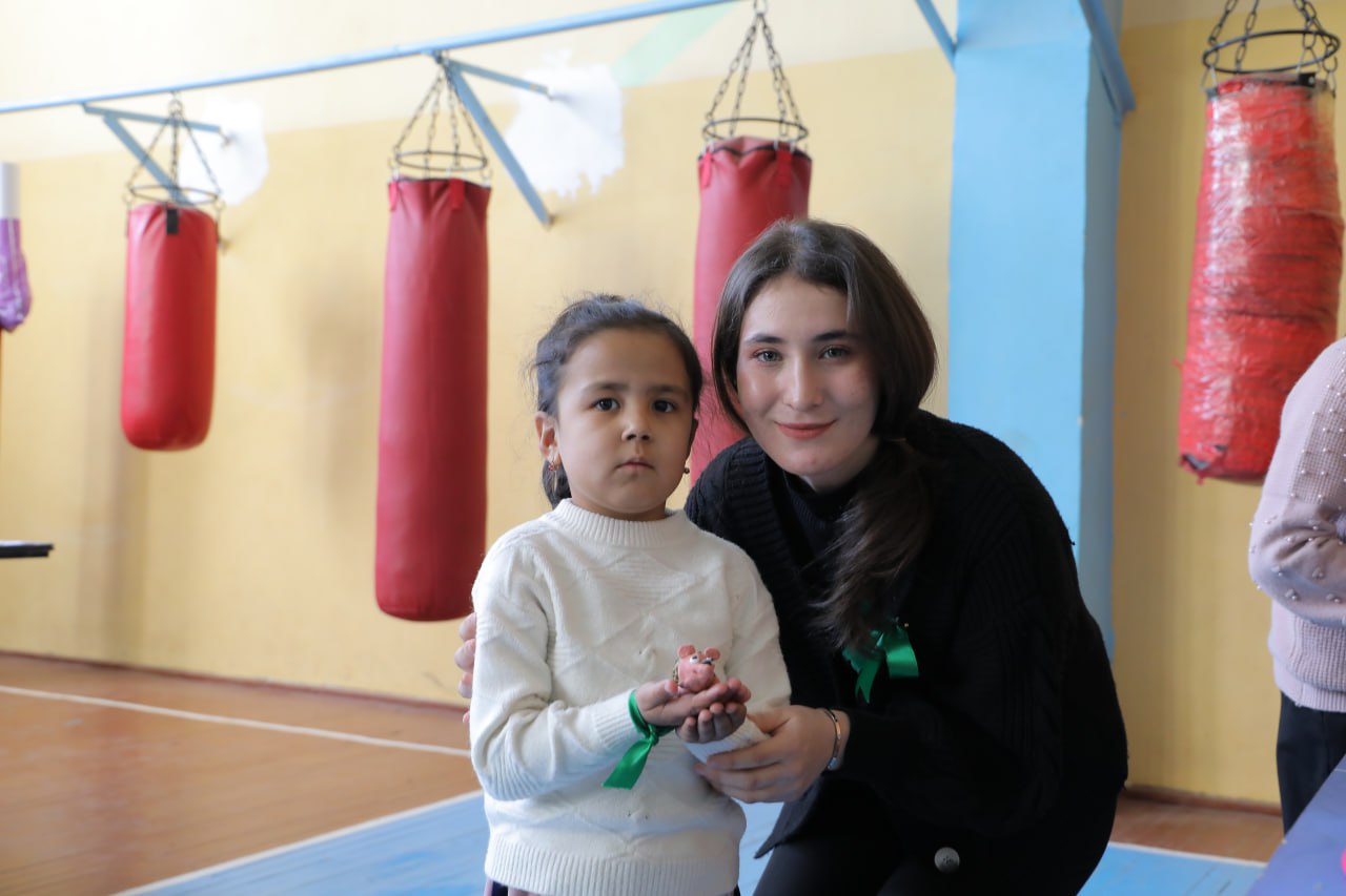 “Ochiq osmon ostidagi maktab” — mehr, metodika va innovatsiya uyg‘unligi Gallery Image