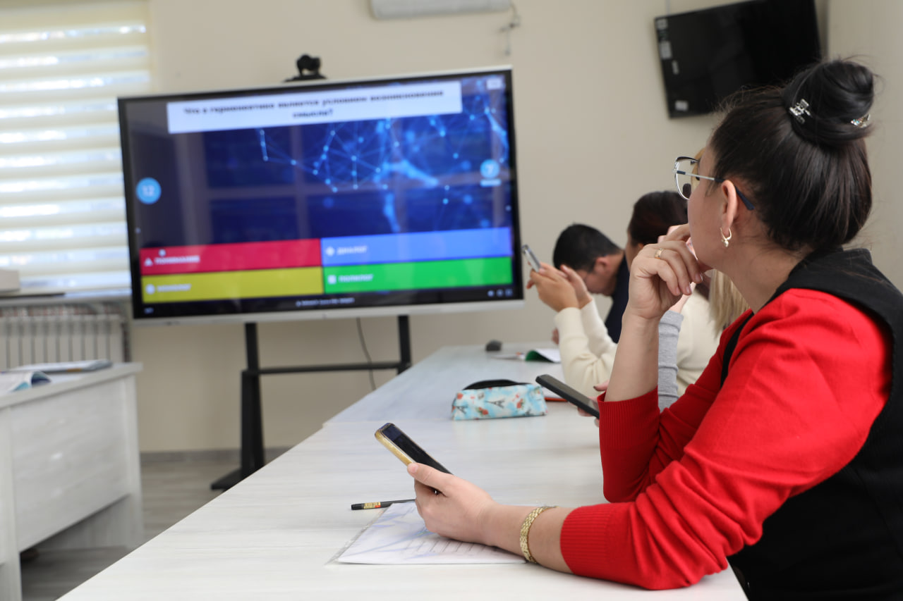 Ilk marotaba sun’iy intellekt ko‘magida ochiq dars o‘tkazildi Gallery Image