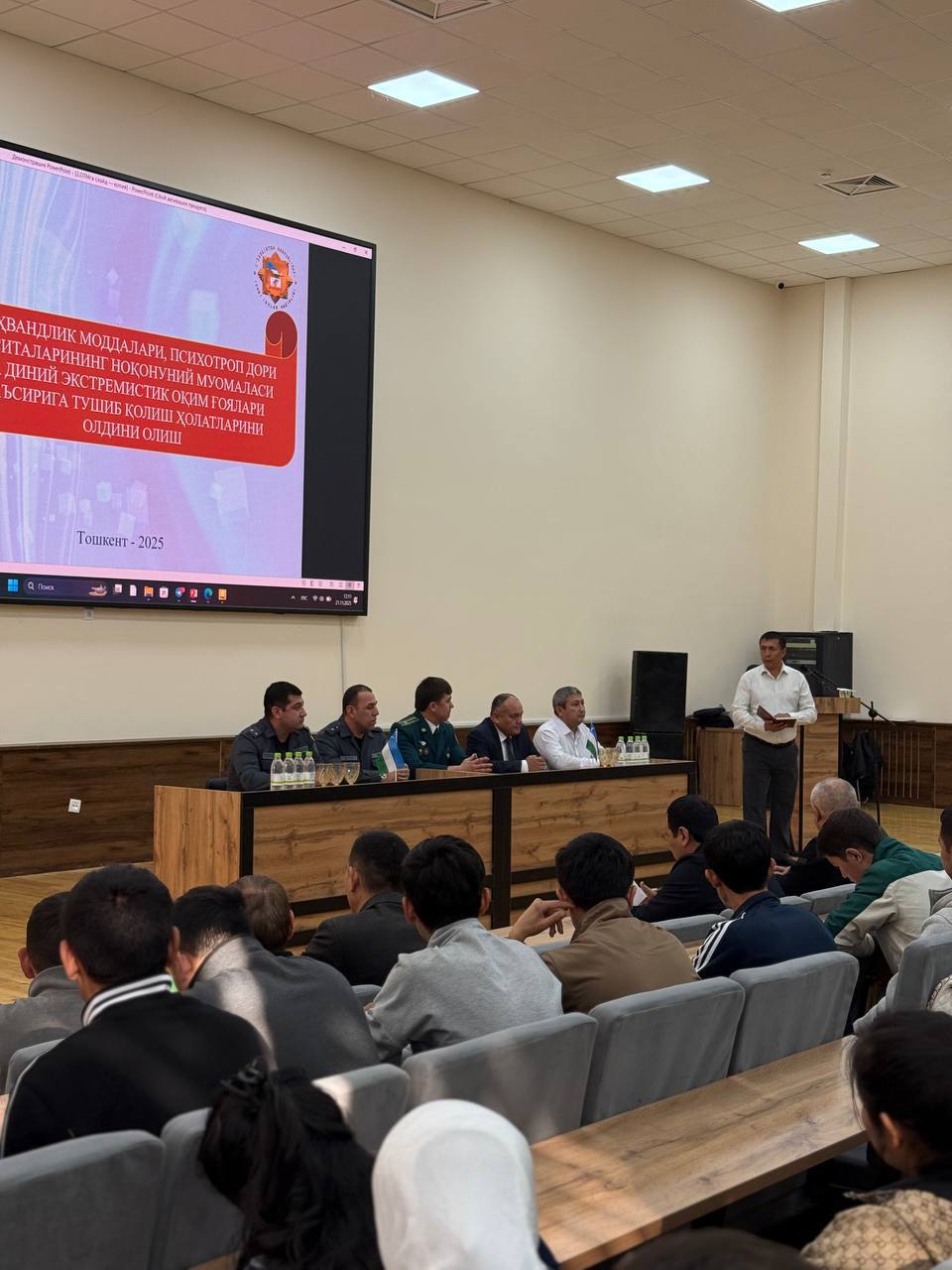 Talabalar uchun dolzarb mavzuda davra suhbati o‘tkazildi Gallery Image