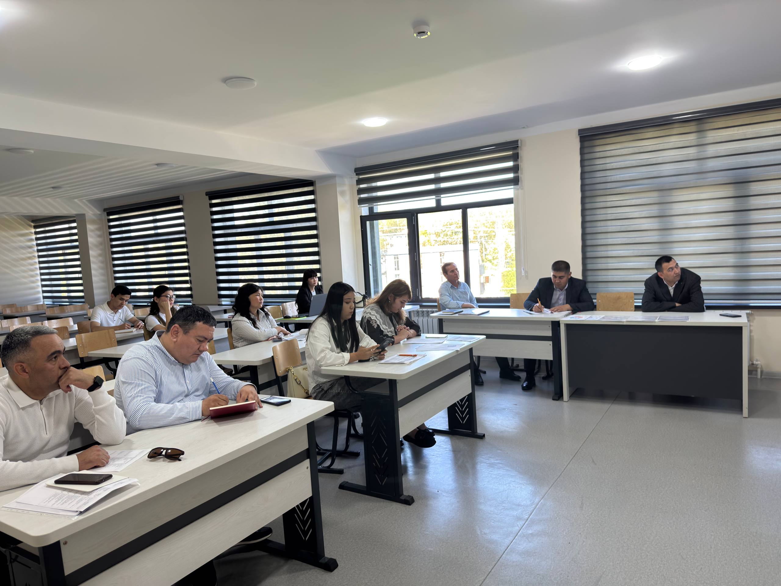 Dastlabki himoya Gallery Image