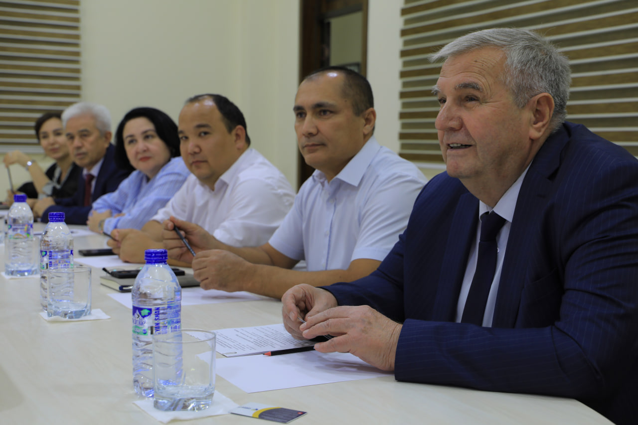 UNIKOM universiteti rektori boshchiligidagi delegatsiya bilan muzokaralar o‘tkazildi Gallery Image