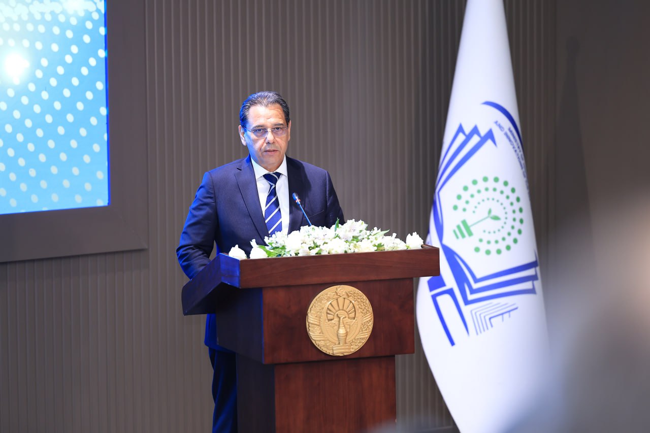 CHDPU rahbariyati “Taʼlimda sunʼiy intellekt texnologiyalarini qoʻllash va ulardan samarali foydalanish bo‘yicha rektorlar forumi”da ishtirok etdi Gallery Image