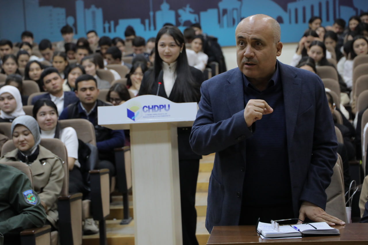 Rektor yoshlar bilan muloqot qildi Gallery Image