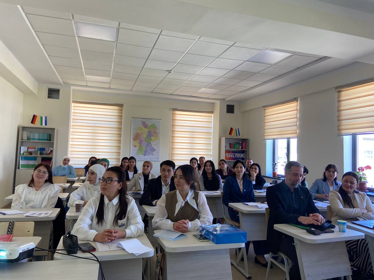 🎓 ChDPUda xalqaro yozgi maktabning birinchi kuni muvaffaqiyatli o‘tdi Gallery Image