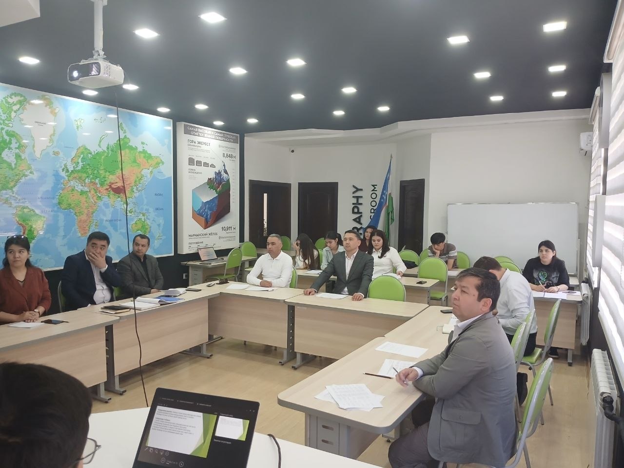 Dastlabki himoya Gallery Image